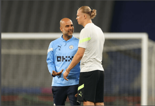 曼联本赛季在劫富济贫中表现突出，对阵强队全胜，但中下游球队难求一胜，有望争夺欧冠资格。