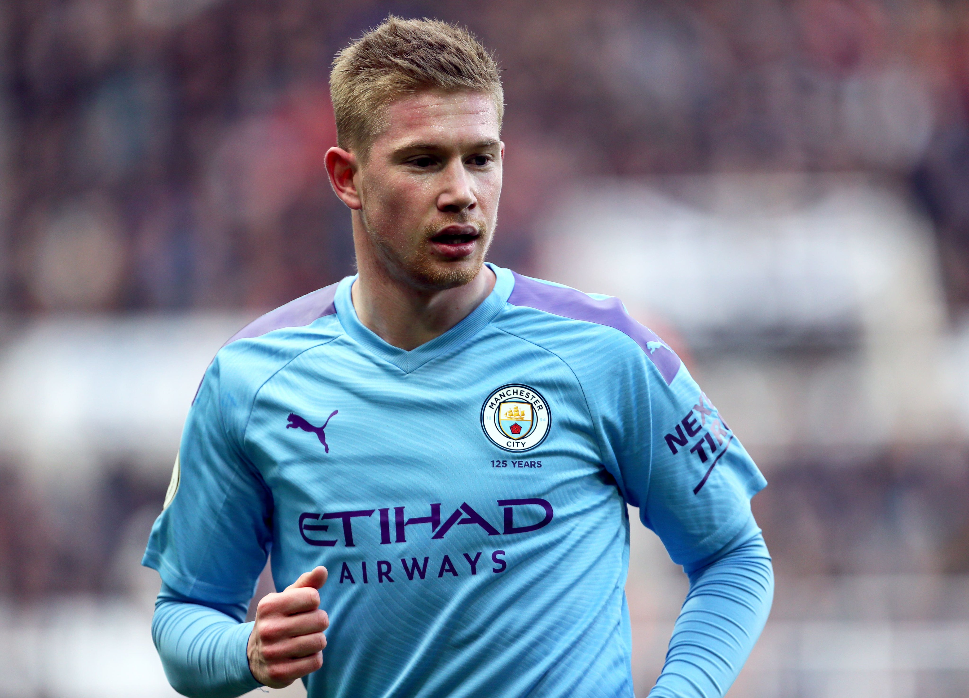 那个受伤倒地的瞬间让人揪心