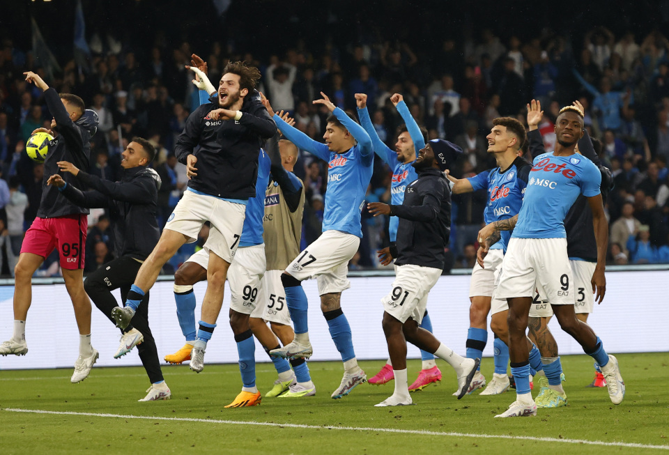 惊天反转！主裁赛后向埃格努道歉，黄牌原因竟是这？