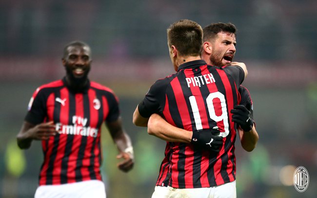 欧文突破防线送出关键助攻